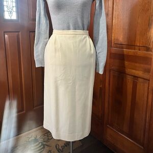 Elegant wool Cream Midi Skirt sz 16 vintage